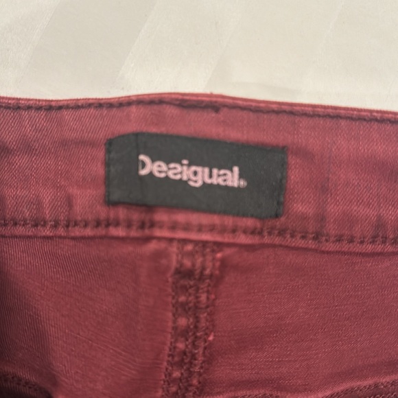 Desigual cropped jeans deep red with beautiful hem details and zipper size 40 - Picture 5 of 12